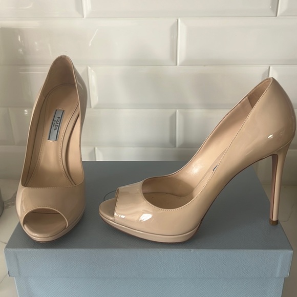 Prada beige patent leather heels peep toe - Picture 1 of 7